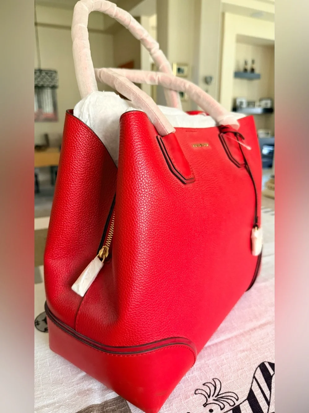 MICHAEL KORS Mercer Gallery center zip leather tote bag in bright red